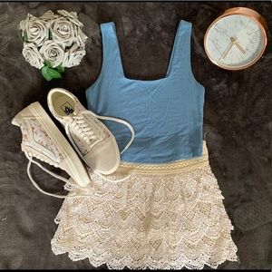 🎉 3/$15 🎉 Blue crop top 🦋